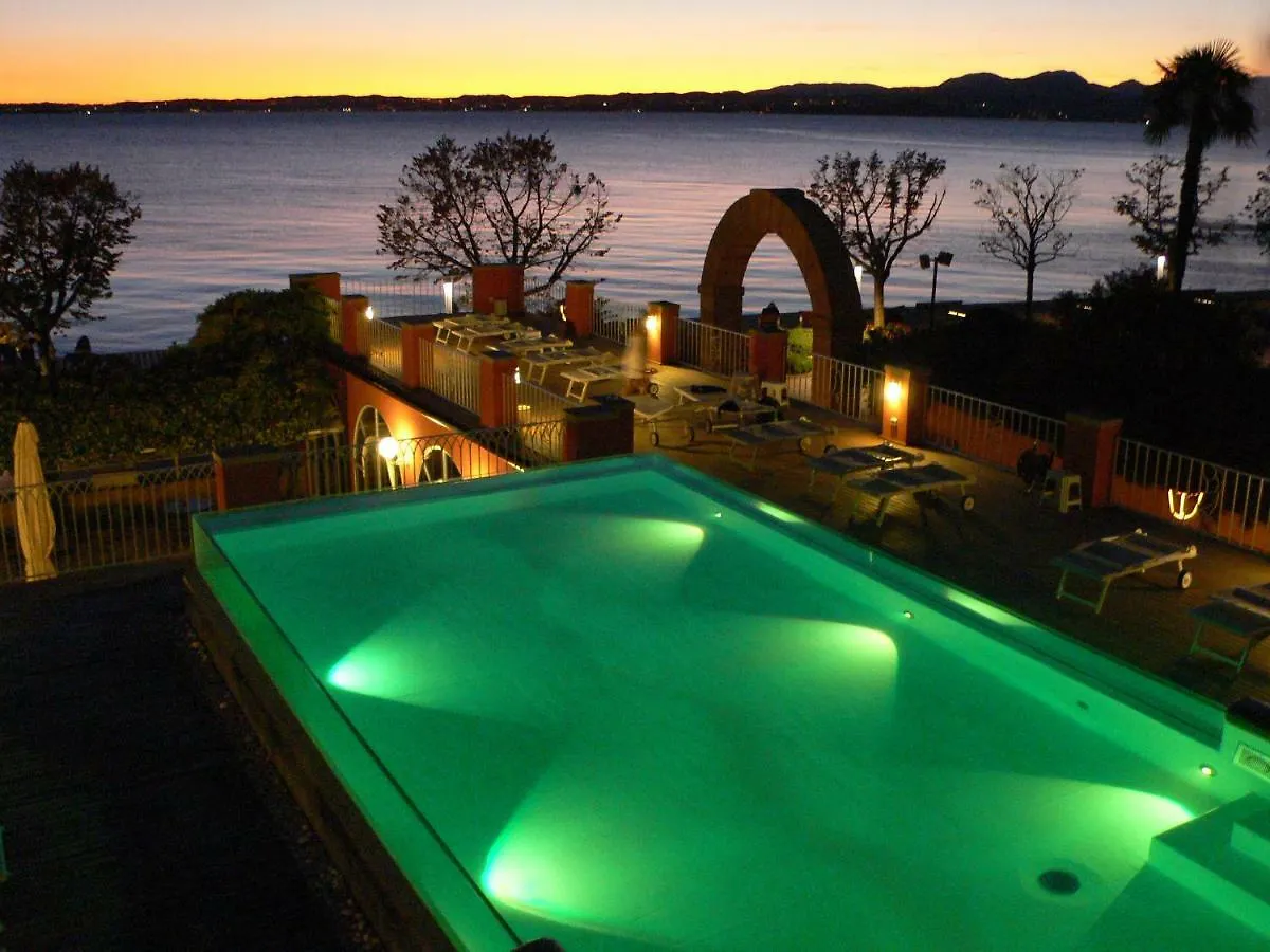 Hotel Alla Riviera Bardolino 3*,