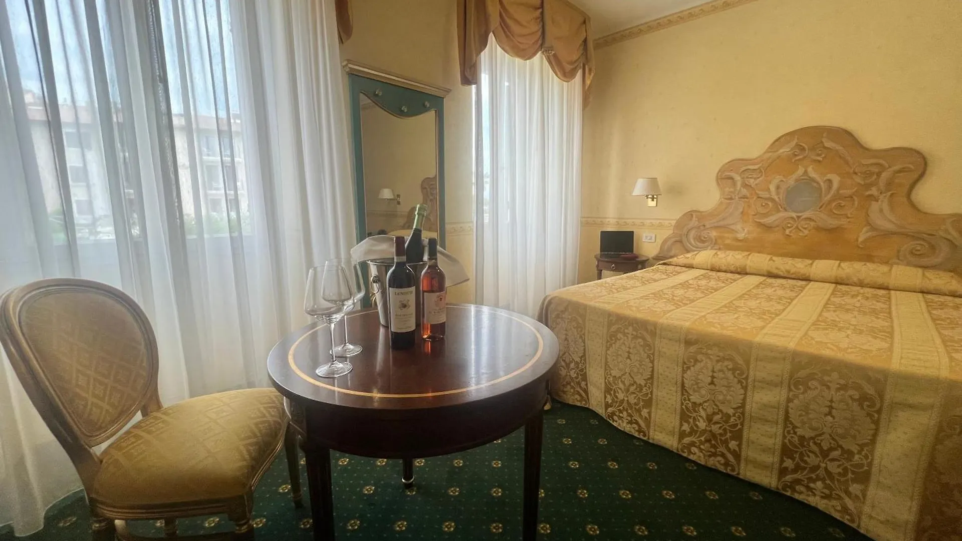 Hotel Alla Riviera Bardolino 3*,